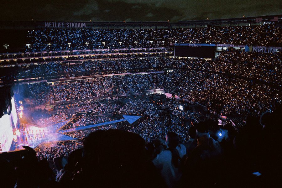 BeyyGlobal's tweet photo. .@Beyonce is the #1 BEST-SELLING artist in the MetLife Stadium history.

+600,000 tickets sold across 12 sold-out concerts! https://t.co/xHBzxV8MQB