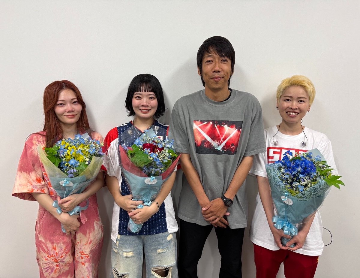 kengo19801031's tweet photo. 「SHISHAMO THE FINAL!!!」

SHISHAMOのみなさん、共に川崎を盛り上げてくれたこと感謝しかありません。

「明日も」が等々力で流れ始めたシーズンに初優勝したことは偶然ではないと確信しています。

本当にありがとうございました‼︎
そしてお疲れ様でした‼︎

#SHISHAMOありがとう https://t.co/WWHeKRcTeS