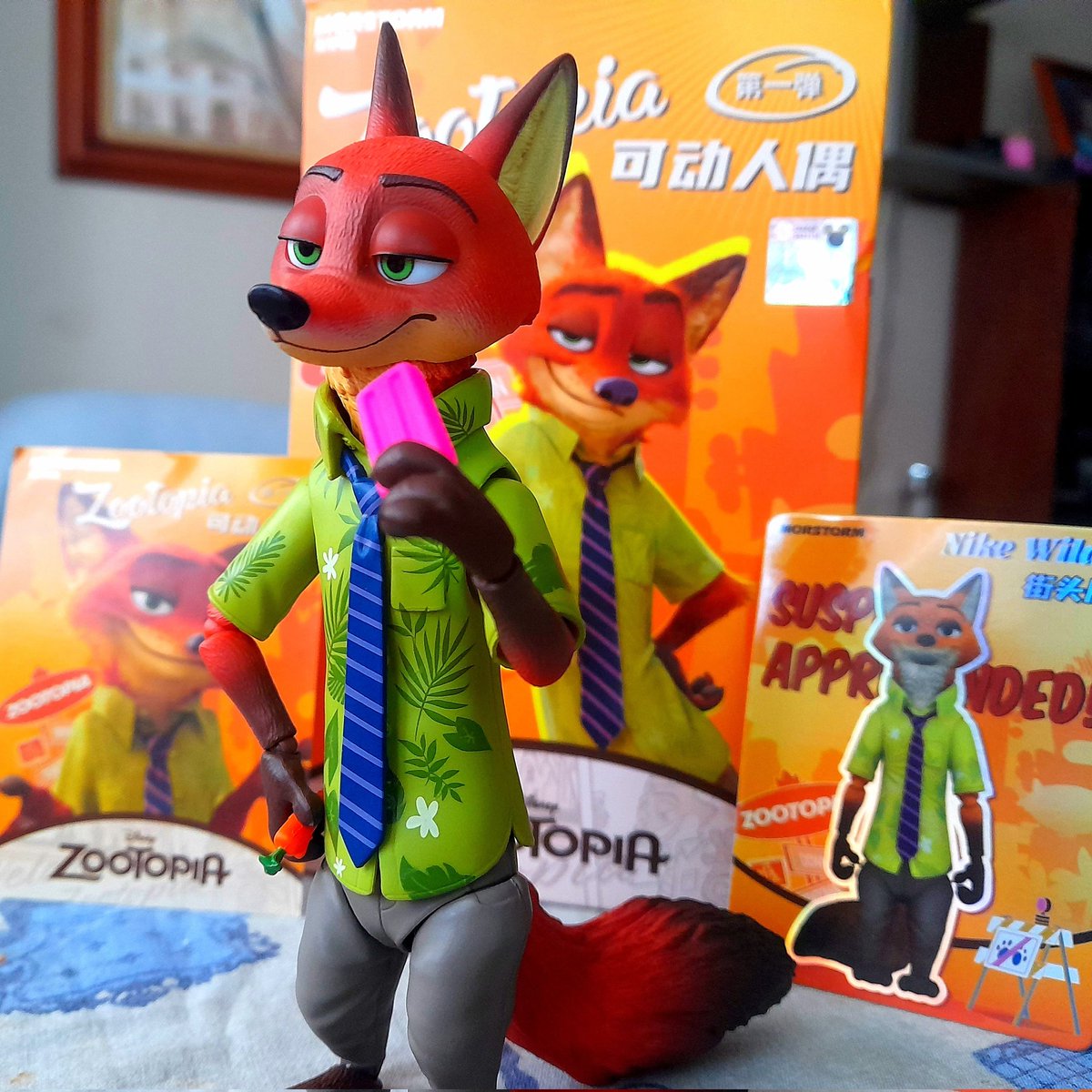 Blue_Raptor_07's tweet photo. Esta figura de Nick de Zootopia es perfecta, se declara oficialmente mi figura favorita https://t.co/SLJUsiKZvo