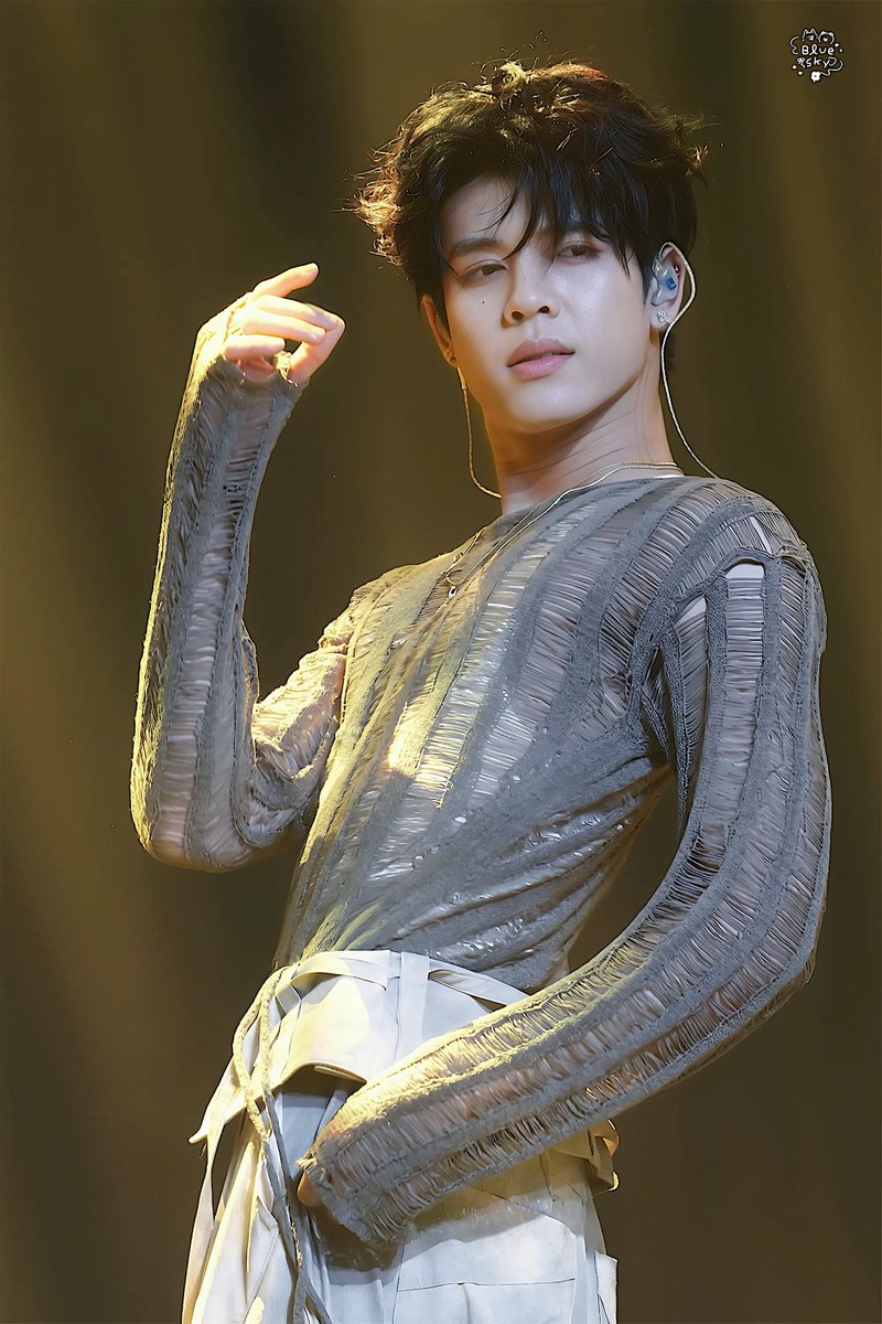 BluSky_watcher's tweet photo. เฮียดรณ์ปะหล่ะ

NT1 STILL HERE TOUR SZX CALLING
#NexT1DEStillHereinShenzhen
#DORN #佑泷 #DornKhumraj #NexT1DE_DORN https://t.co/FQt3TXGNZW