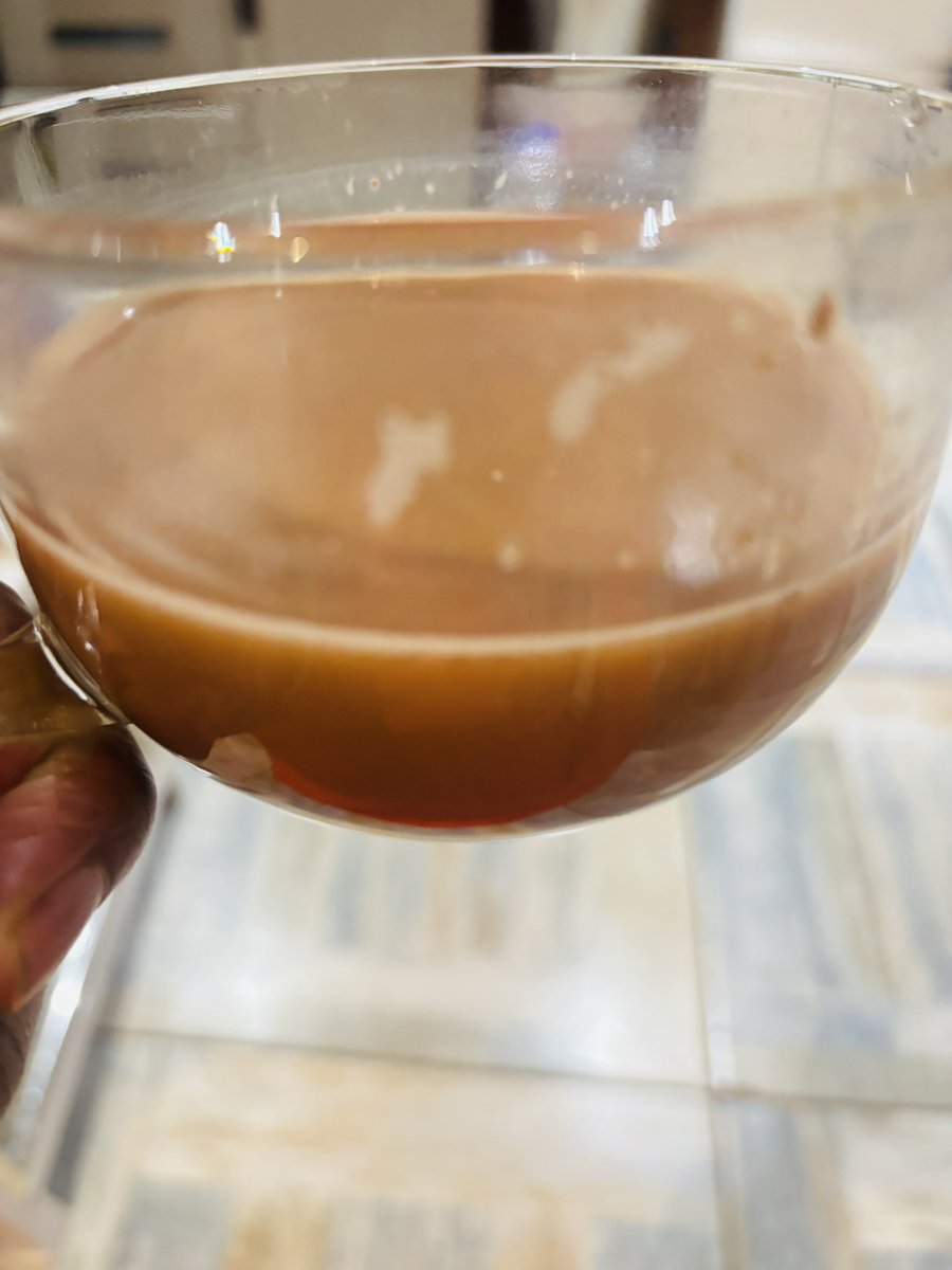ladyhuneybee's tweet photo. Throats what yall drinking https://t.co/zsbbRpokvw