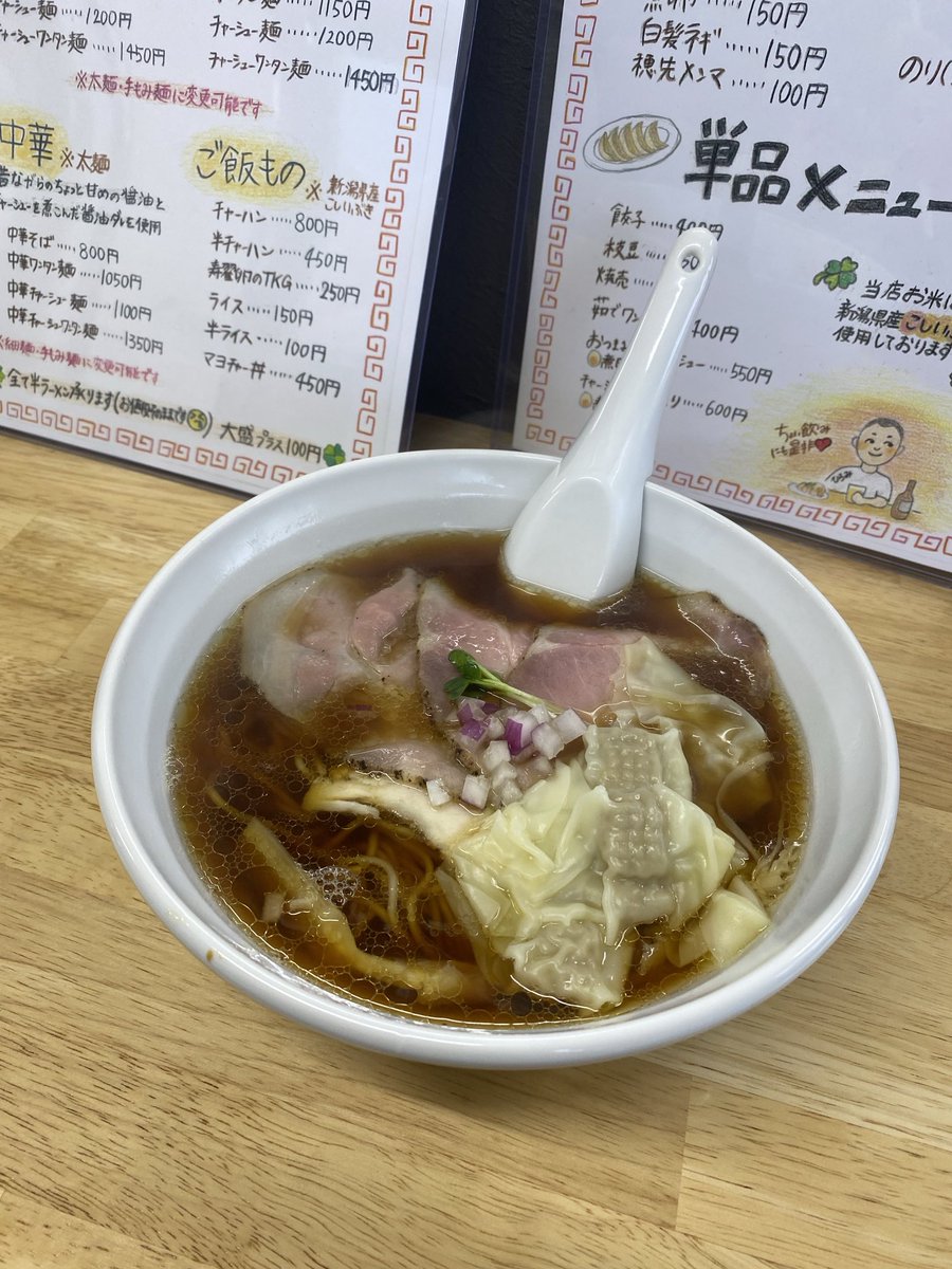 ironobu's tweet photo. #らららラーメン
リハ後ほぼ夕方のランチ　伊勢原　鶏そばまこっちゃん
醤油チャーシューワンタンメン　美味しくいただきました https://t.co/hWLtJZzN4y