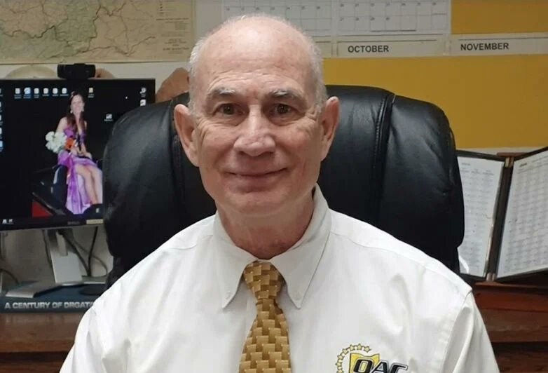 d3Playbook's tweet photo. Our condolences to the family, friends and colleagues of Tim Gleason, long-time commissioner of the @OHAthleticConf, who passed away on Thursday.

One of the best ever in @NCAADIII 

May his memory be a blessing. #whyD3 
https://t.co/QPvDBacnm2 https://t.co/rO57CXSE6M