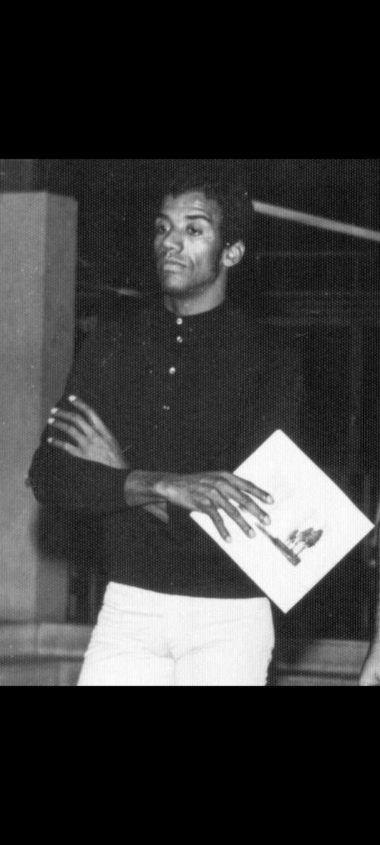 acervobenjor23's tweet photo. fotos raras de jorge ben na jovem guarda (1966) https://t.co/kBJe7Sh75M
