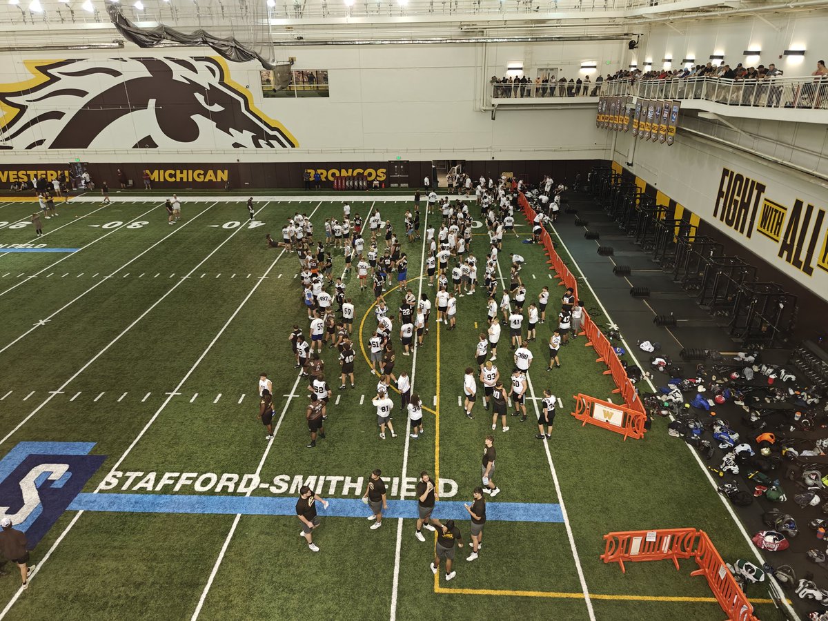 zmic422's tweet photo. Going to be a great day at BIG MAN CAMP at Western Michigan. @OxfordFBall @athletic_oxford @tpteach @WMU_Football https://t.co/8Mp8mJmkMu