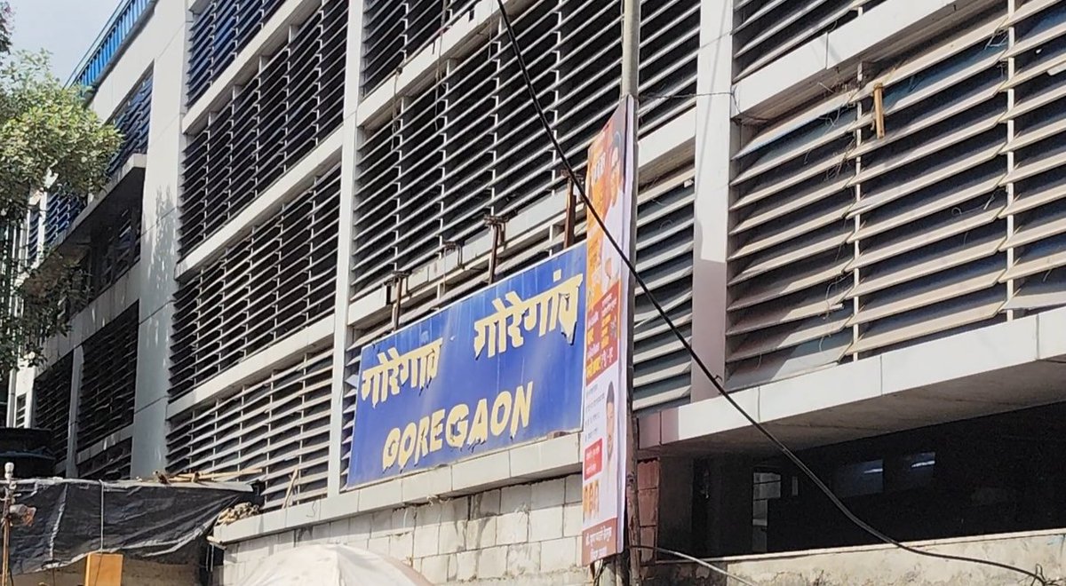 Mumbainewj's tweet photo. क्या यहाँ सिर्फ दिखावे का व्हीलचियर रास्ता बना हुआ हैं?@drmbct @drmmumbaicr @WesternRly @RailMinIndia क्या ये सही kर के दिव्यांगो को समाधान देंगे आप? लोकेशन - गोरेगांव रेल्वे स्टेशन पश्चिम में एंट्री गेट प्लाट फॉर्म नंबर 1 https://t.co/65lKFr3b1y