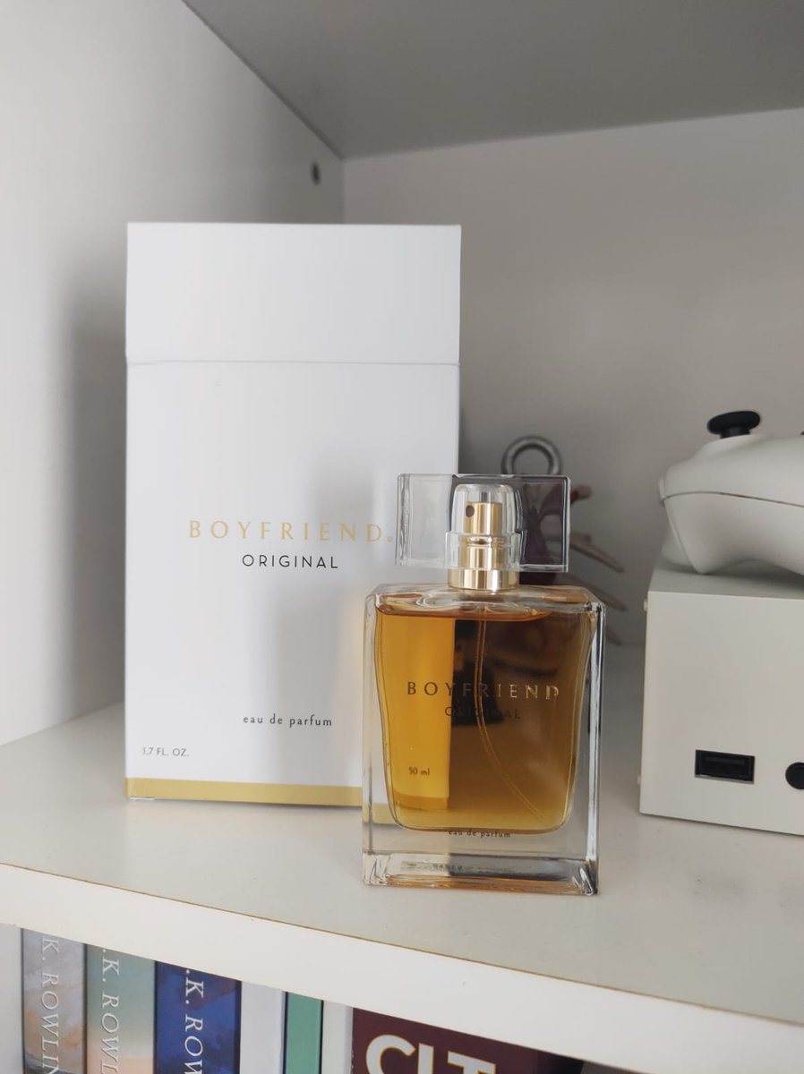 PattyFNeto's tweet photo. Ganhei o perfume da Kate Walsh - Boyfriend, de presente!

Um pouco forte para meu gosto, mas gostoso.

Agora, usar em contra gotas, pq minha amiga voltou para o Brasil e o marido não quer voltar morar nos EUA https://t.co/a52ka26D0y