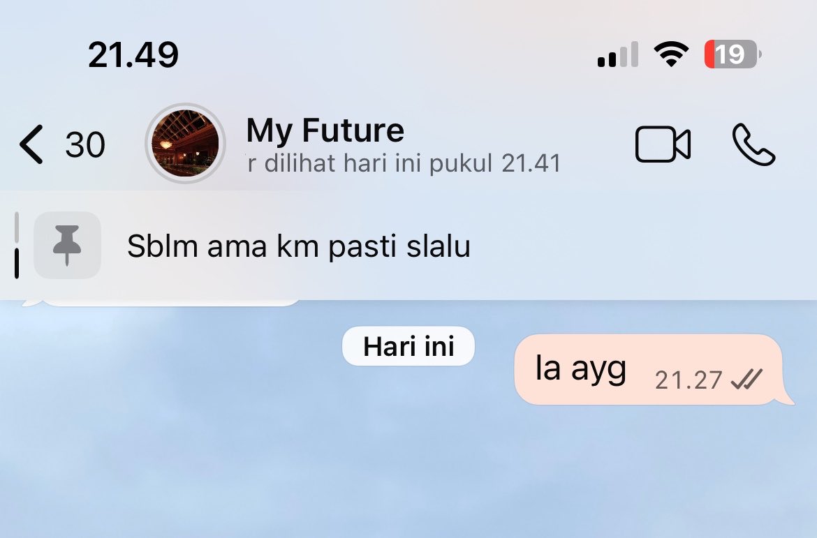 earlysss's tweet photo. Cht gue ga di bales mntang” gue cm jawab ky gt, tenang sayang pembalasan 2x lipattt 🙏🏻😌 https://t.co/g7PubK13xV