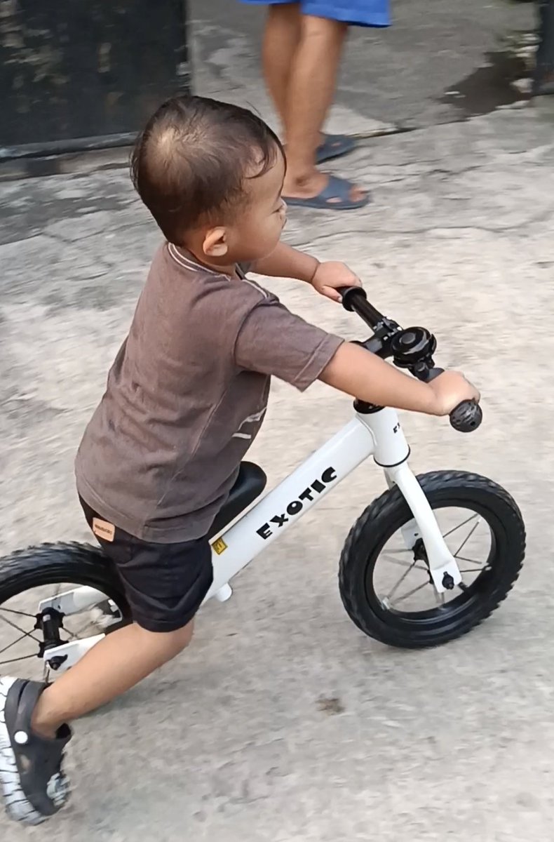 MissPuss25's tweet photo. @cursedkidd Ayok gas balapan joy 😅 https://t.co/DjrNRLKJA5
