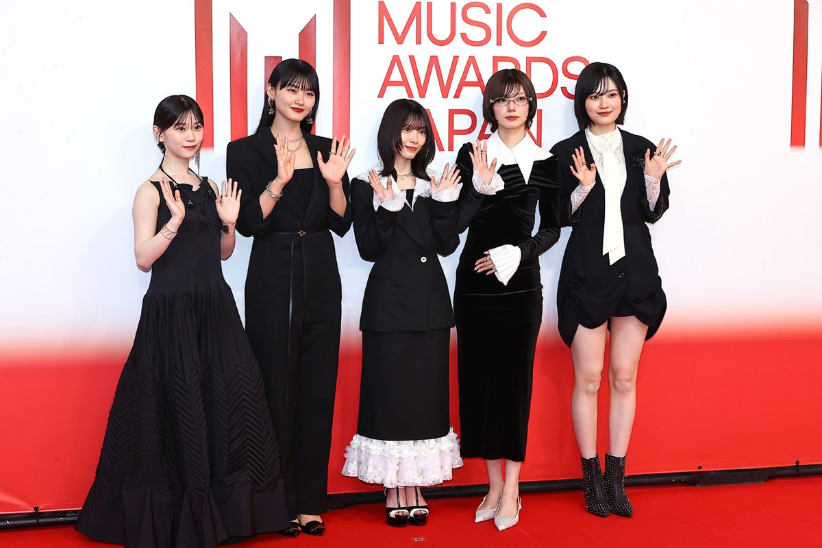 edgelinetokyo's tweet photo. 櫻坂46・山崎天、藤吉夏鈴、森田ひかる、的野美青、山下瞳月「MUSIC AWARDS JAPAN 2026」レッドカーペットに https://t.co/2HwmuEi6Ym

写真7枚
#MAJ2026 https://t.co/8tRrSHJQbT