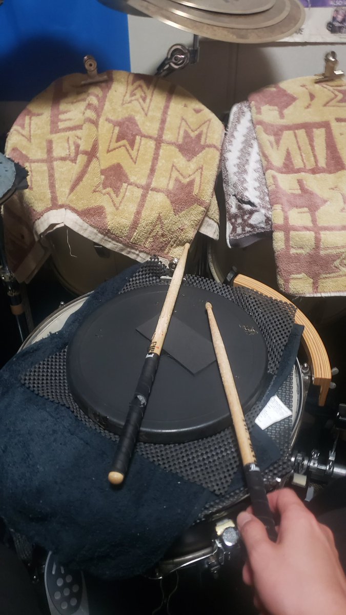 Satoru_Auction's tweet photo. 夜練🥁 https://t.co/ISBG1Iyso4