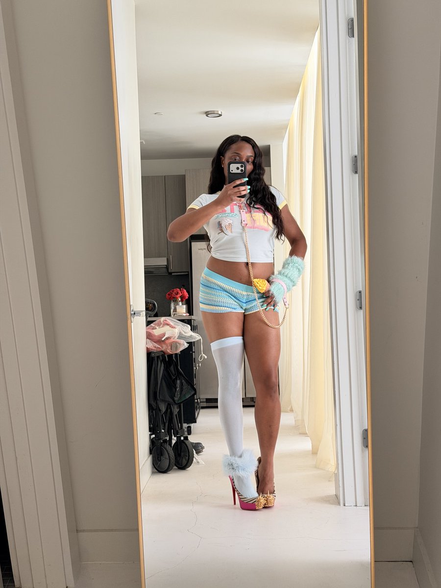 Shoeslutz69's tweet photo. Fittings https://t.co/X4PeFkj24E