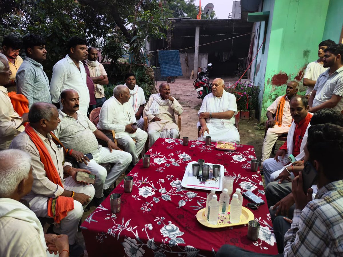 spshahibjp's tweet photo. श्री कन्हैया सिंह जी से भेंटकर सरकार की उपलब्धियां एवं कल्याणकारी योजनाओं की जानकारी दी।

#12YearsOfModiGovernment #Pathardeva #DesahiDeoria #JanKalyanMela #ViksitBharat #SPshahi #SPshahibjp https://t.co/fWZmYWcCKH