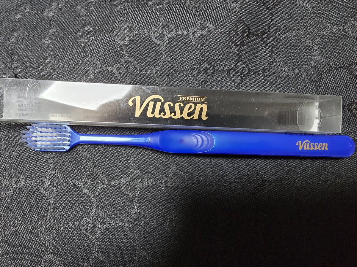 JSA77479856's tweet photo. 히재치솔🪥 나도 하나 있었군😆
#vussen #뷰센더블와이드칫솔 https://t.co/2U1kyZ6Ocn