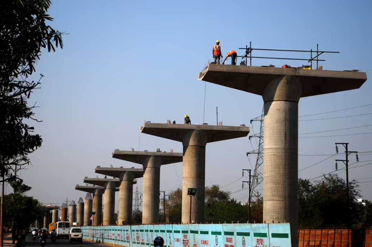PlusPointIndia's tweet photo. 🇮🇳 India’s Metro Boom - Cities With The Biggest Networks Under Construction

Mumbai -134.34 km
Chennai -116.1 km
Bengaluru - 75.67 km
Delhi-NCR - 63.07 km
Surat - 41.93 km
Pune - 27.85 km
Patna - 27.71 km
Kolkata - 27.52 km
Bhopal - 21.65 km
Meerut - 20 km
Indore - 16.23 km
Kanpur - 12.09 km
Kochi - 11.2 km
Hyderabad - 10.43 km
Agra - 6.70 km