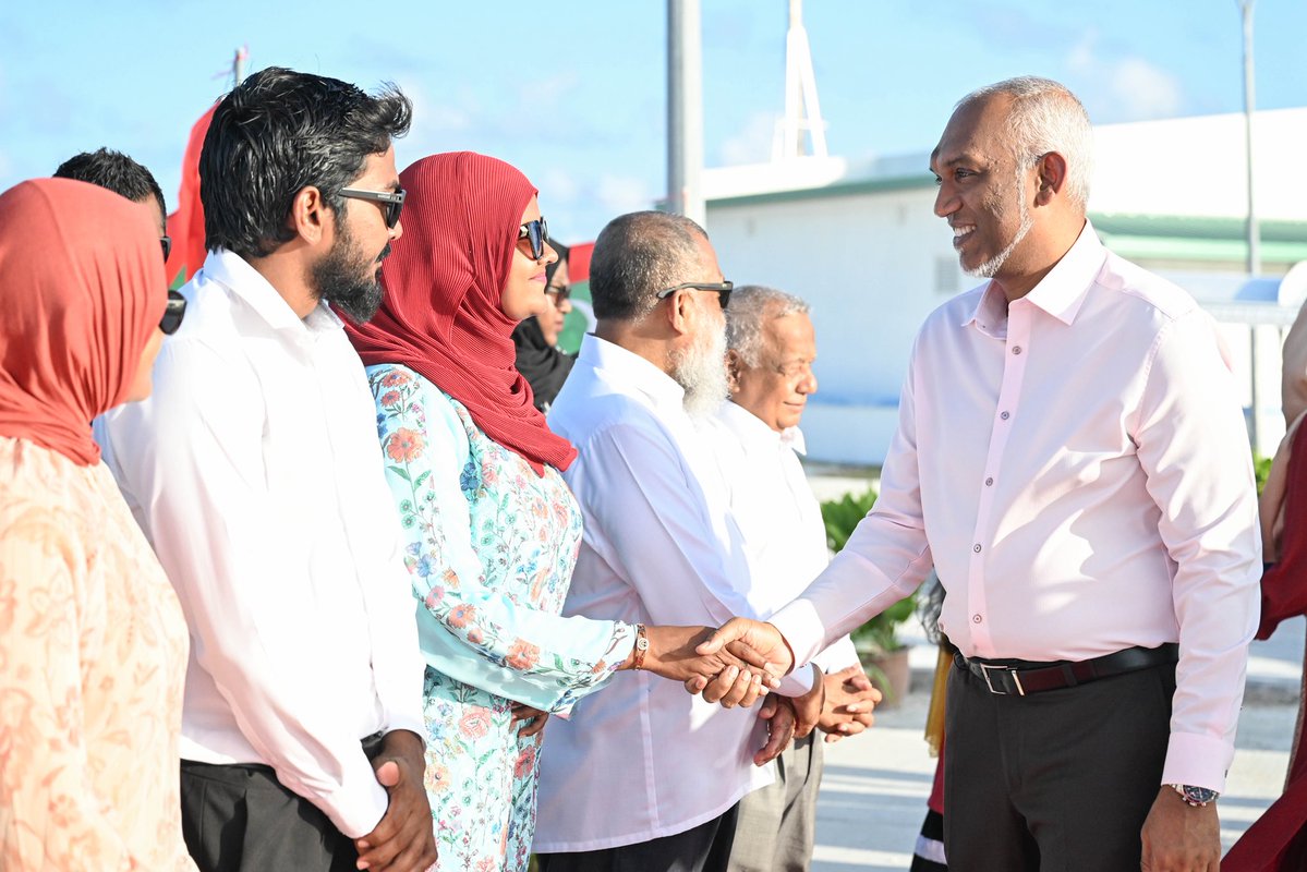 pnc_secretariat's tweet photo. ލޯކަލް ކައުންސިލް އިންތިޚާބުގެ ރީ އިލެކްޝަންގައި ކޮންގްރެސް ޕާޓީއަށް ލިބުނު ކާމިޔާބީ ފާހަގަކުރުމަށް ބާއްވާ ޚާއްސަ ހަފްލާގައި ބައިވެރިވެވަޑައިގަތުމަށްޓަކައި، ރައީސުލްޖުމްހޫރިއްޔާގެ ދެކަނބަލުން ދ. މީދޫއަށް ވަޑައިގަތުން.

#DhiveheengeRaajje 
#CongressPartyMV https://t.co/RrkD7VJNo8