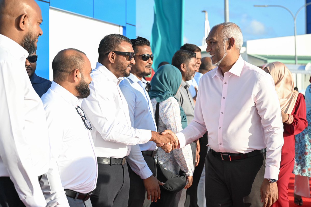 pnc_secretariat's tweet photo. ލޯކަލް ކައުންސިލް އިންތިޚާބުގެ ރީ އިލެކްޝަންގައި ކޮންގްރެސް ޕާޓީއަށް ލިބުނު ކާމިޔާބީ ފާހަގަކުރުމަށް ބާއްވާ ޚާއްސަ ހަފްލާގައި ބައިވެރިވެވަޑައިގަތުމަށްޓަކައި، ރައީސުލްޖުމްހޫރިއްޔާގެ ދެކަނބަލުން ދ. މީދޫއަށް ވަޑައިގަތުން.

#DhiveheengeRaajje 
#CongressPartyMV https://t.co/RrkD7VJNo8