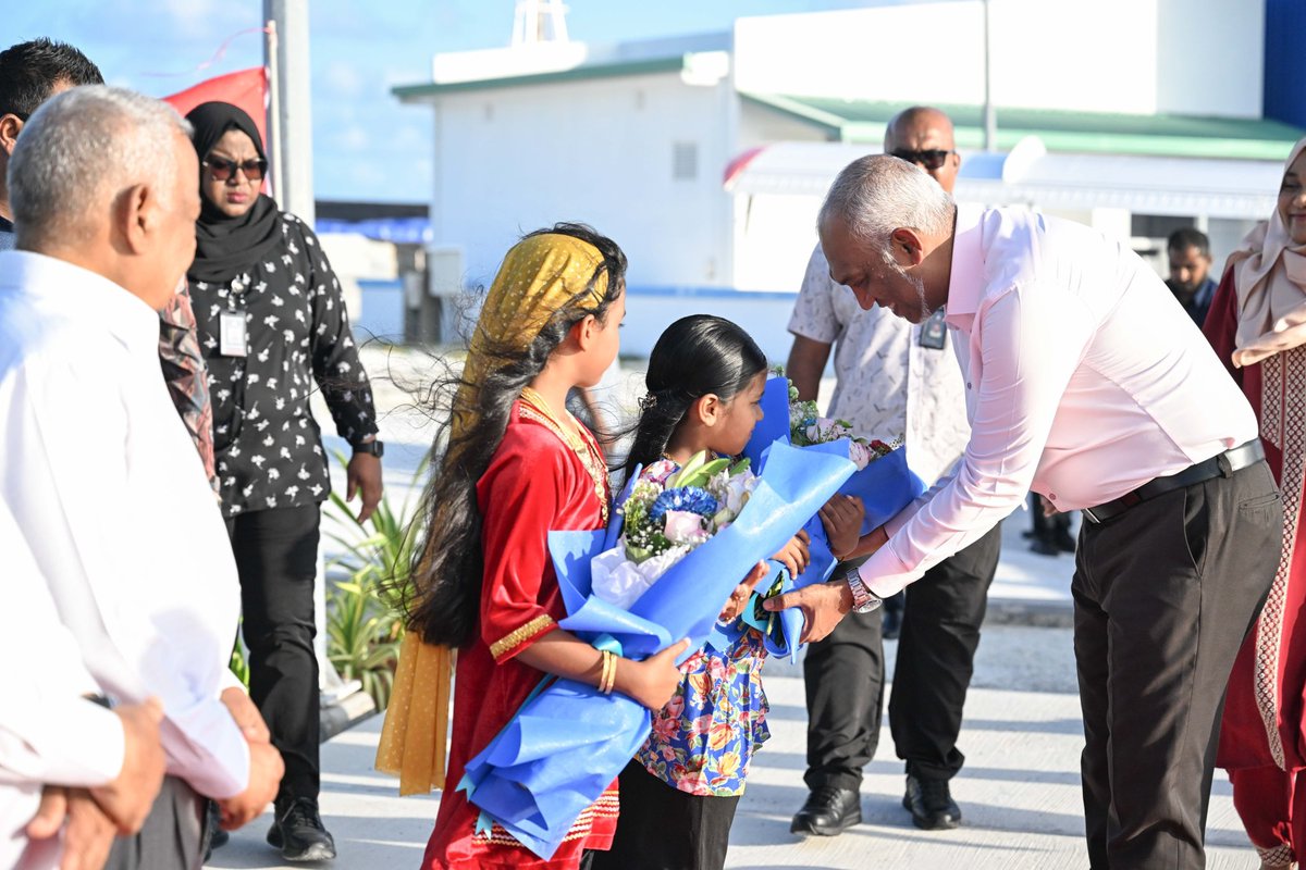pnc_secretariat's tweet photo. ލޯކަލް ކައުންސިލް އިންތިޚާބުގެ ރީ އިލެކްޝަންގައި ކޮންގްރެސް ޕާޓީއަށް ލިބުނު ކާމިޔާބީ ފާހަގަކުރުމަށް ބާއްވާ ޚާއްސަ ހަފްލާގައި ބައިވެރިވެވަޑައިގަތުމަށްޓަކައި، ރައީސުލްޖުމްހޫރިއްޔާގެ ދެކަނބަލުން ދ. މީދޫއަށް ވަޑައިގަތުން.

#DhiveheengeRaajje 
#CongressPartyMV https://t.co/RrkD7VJNo8