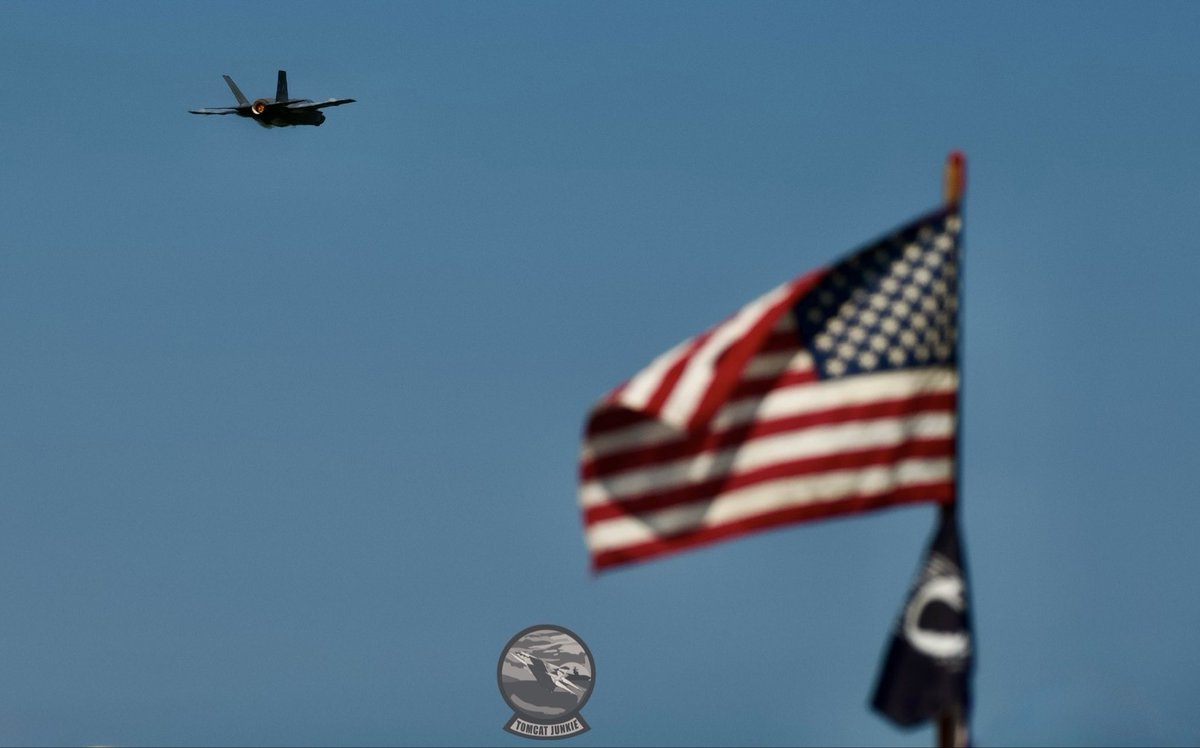 TomcatJunkie's tweet photo. Happy Flag Day! https://t.co/D80QzpWOEq