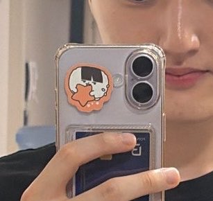 randoran__'s tweet photo. 핸드폰 뒤에 스티커 붙이고 다니는 도란 페이즈가 귀여워요 https://t.co/93IcDiQ8uF