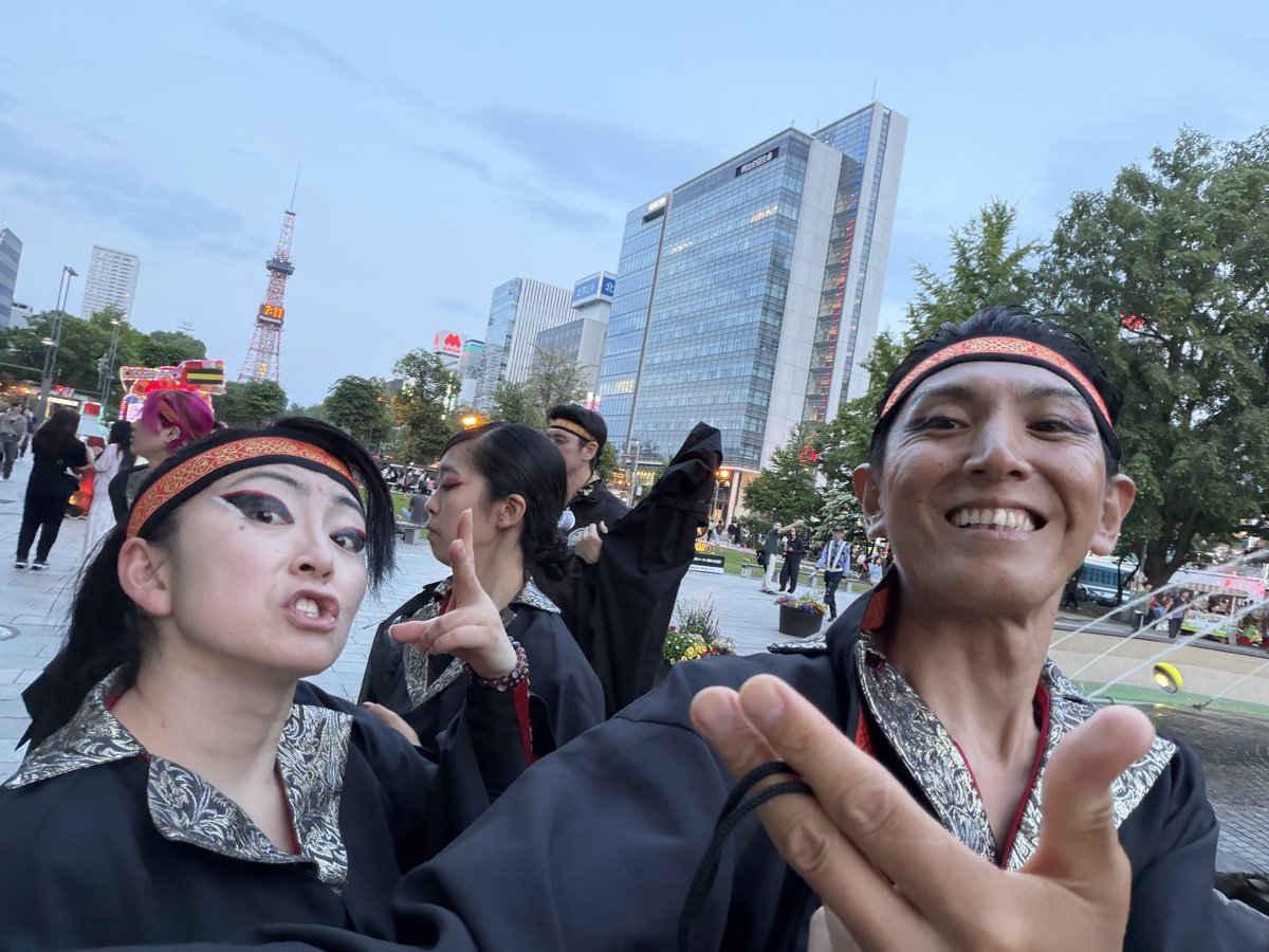 Goh3S9rcCy2229's tweet photo. YOSAKOIソーラン祭二日間の日程は全て終了(酔楽天メンバーさん達と打ち上げ含みで)。
審査結果は残念でしたが20年ぶりのソーランの地での演舞は良い刺激になりました。
本当に楽しい時間をありがとうございました。 https://t.co/4Bgd4FzLwd