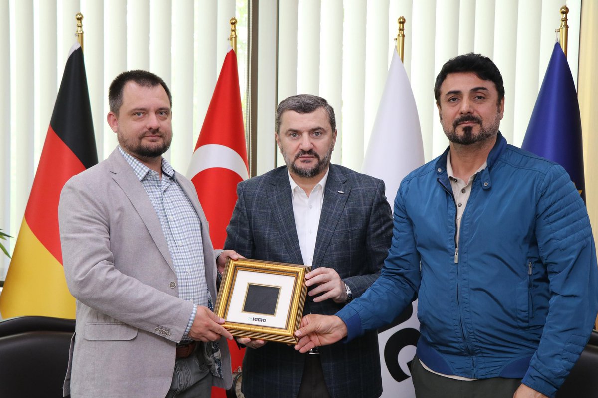 kemalerguen's tweet photo. Macar İslam Cemiyeti Başkan Yardımcısı Miklos Kovacs Ahmet’i misafir ederek, Orta Avrupa’daki Müslüman varlığının dünü, bugünü ve yarını üzerine mütalaalarda bulunduk. Macaristan genelinde yürütülen kültürel ve dinî çalışmaları, özellikle kurumsal altyapının güçlendirilmesi noktasındaki ihtiyaçları ve atılabilecek ortak adımları masaya yatırdık. Nazik ziyaretleri için  teşekkür ederim.