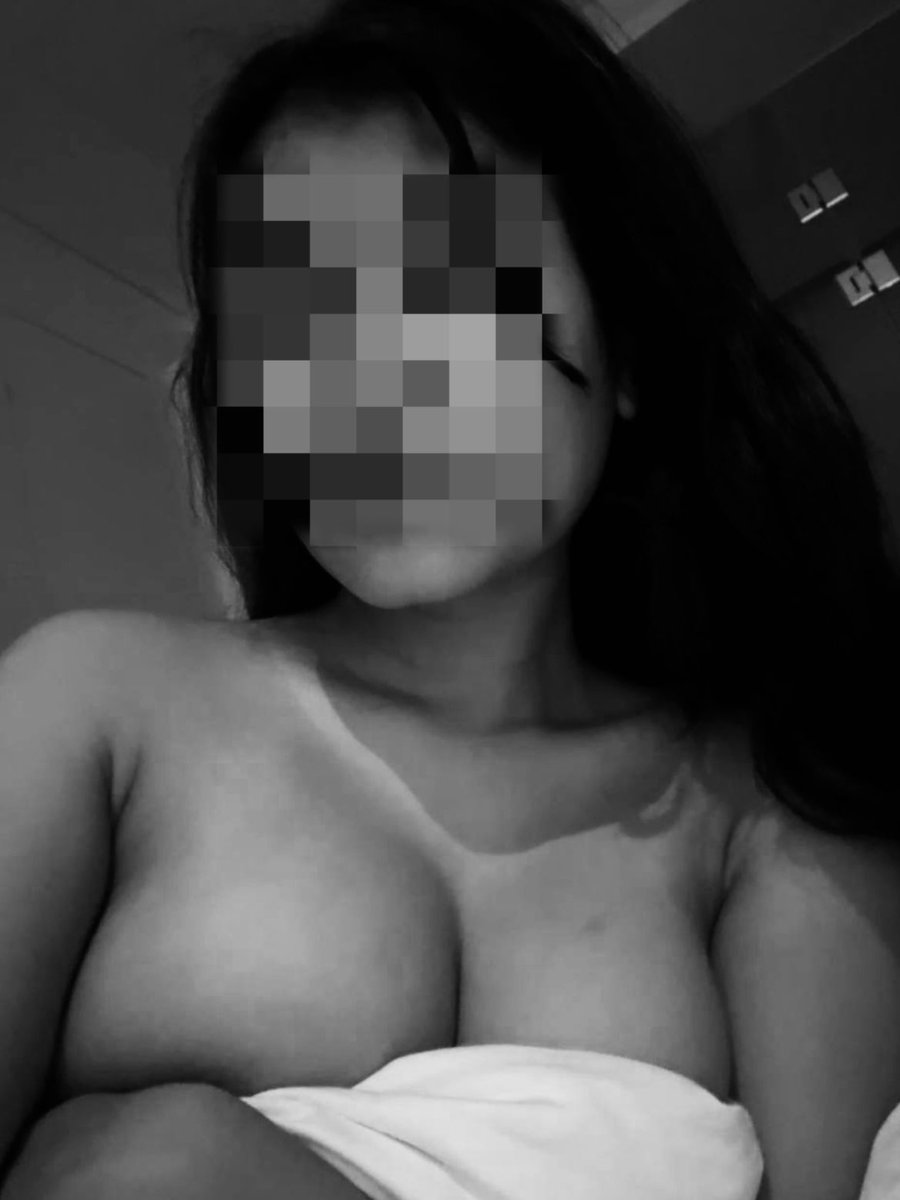 4lyaxo's tweet photo. bored in my hotel room alone 🥹 https://t.co/9qxtl6w89f