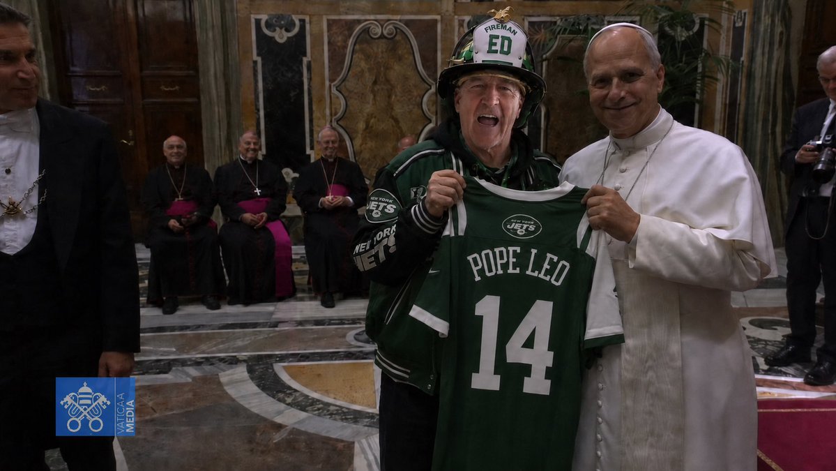 bearded_oliver's tweet photo. One can only hope the Knicks luck can rub off on the Jets. 😩😂 https://t.co/HRNubSNnqa