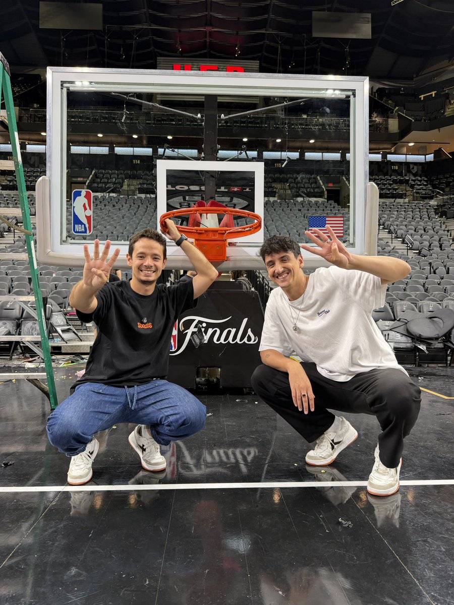 drafteados's tweet photo. NUESTRAS CUARTAS FINALES 🏆✅

Estas han sido históricas. Primer anillo de los Knicks en 53 años. Hemos intentando acercaros todo lo posible esta locura de liga que seguimos todos juntos.

Gracias a TODOS por acompañarnos. Y al equipazo que tenemos en Madrid.

Os queremos ❤️‍🔥❤️‍🔥❤️‍🔥 https://t.co/mvan3ER1yo
