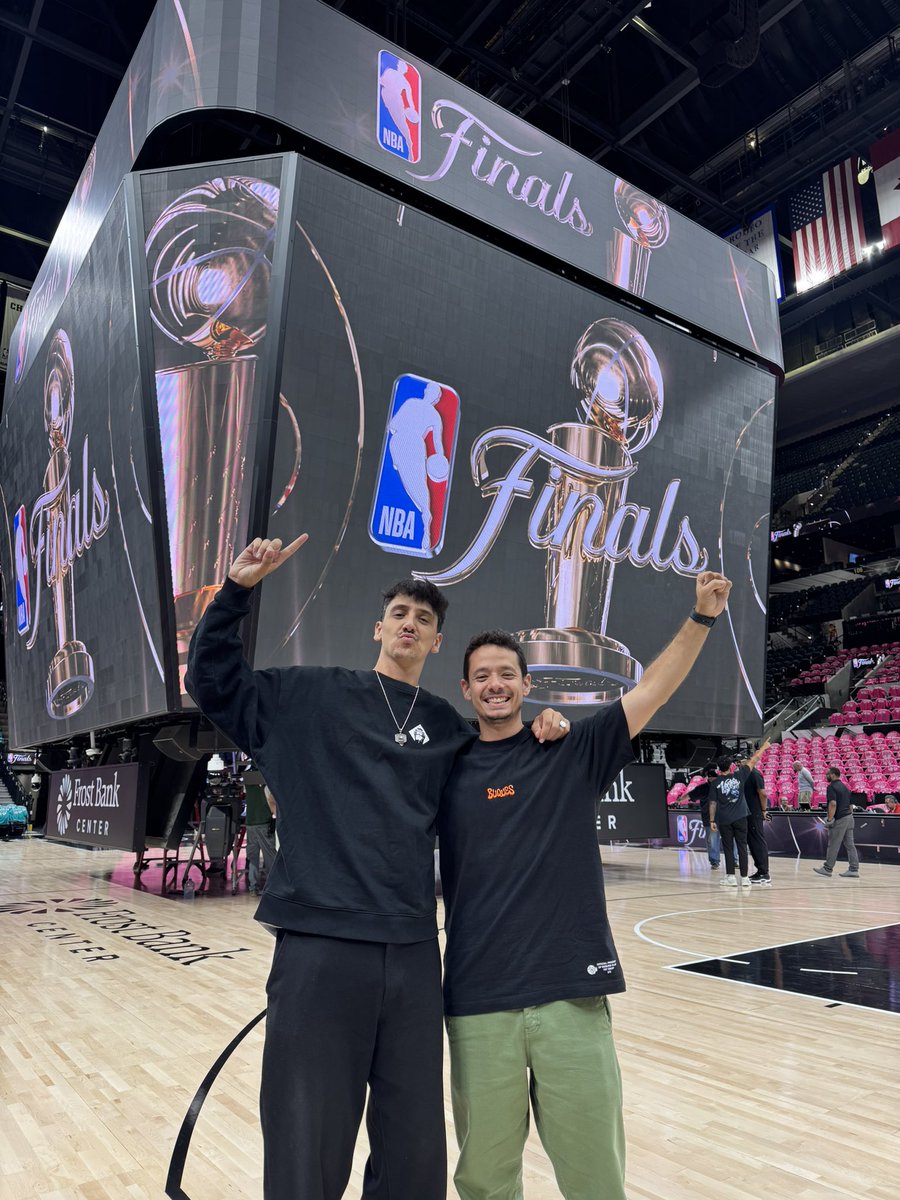 drafteados's tweet photo. NUESTRAS CUARTAS FINALES 🏆✅

Estas han sido históricas. Primer anillo de los Knicks en 53 años. Hemos intentando acercaros todo lo posible esta locura de liga que seguimos todos juntos.

Gracias a TODOS por acompañarnos. Y al equipazo que tenemos en Madrid.

Os queremos ❤️‍🔥❤️‍🔥❤️‍🔥 https://t.co/mvan3ER1yo