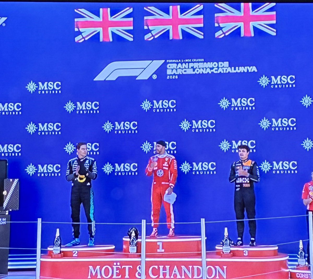 formulatripe's tweet photo. A magnificent sight. Let’s go Lewis! https://t.co/6idFJJQ93g
