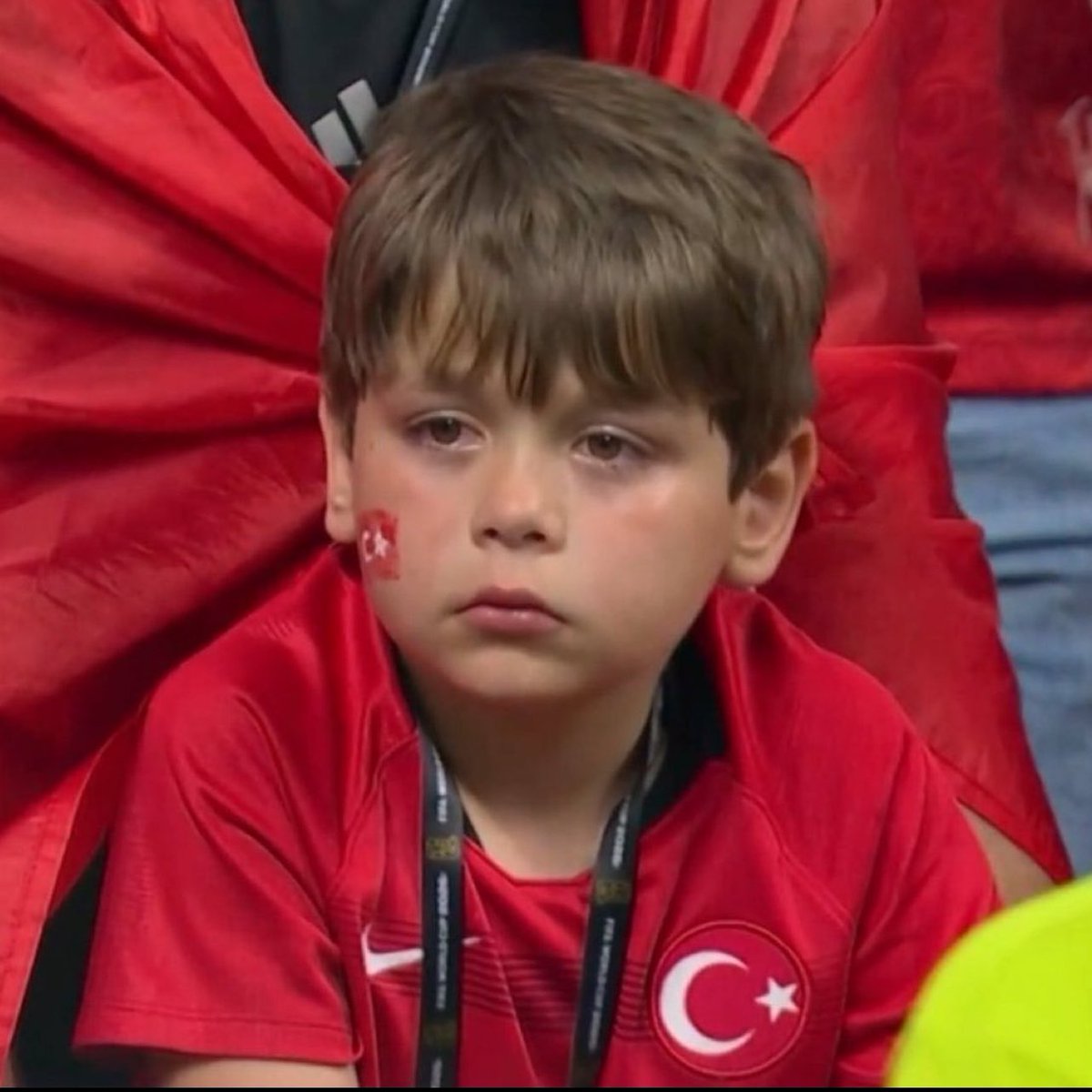 gusholderhaber's tweet photo. Avustralyalı bir içerik üreticisi: "Ağlayan 10 yaşındaki bir Türk çocuğunu gördükten sonra bir pub dolusu insan tezahüratlarla coştu.

Hayatımda hiçbir zaman Avustralyalı olduğum için bugünkü kadar gurur duymamıştım." https://t.co/ozf1tfFvSR