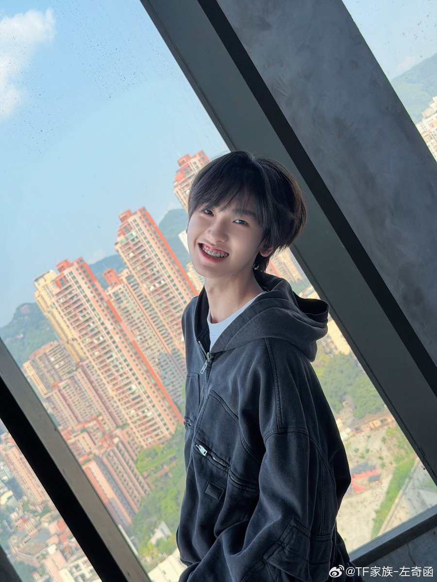 muku7750's tweet photo. ไม่ไหวแล้วตาพล่าหมดแล้ว รอยยิ้มยัยสว่างสไวเจิดจ้าเกิน 5555555555 ฉันอวยจนหมดคำจะอวยแล้ว แต่ภาพน้องฉีเซ็ทนี้แสนน่ารัก ควรค่าแก่การอวย100ทวิต https://t.co/MhKOVDyNo3