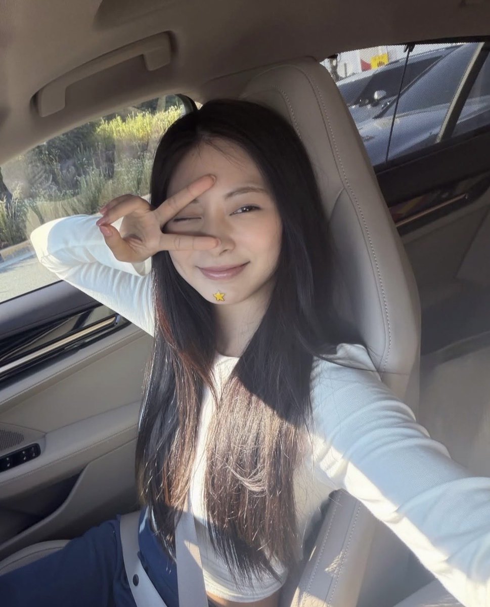 vicky870106's tweet photo. 💙2026.06.14
🎂🎂🎂
#나비처럼_피어날_쯔위에게  
#WelcometoTzutopia  
#TWICE #트와이스 #TZUYU #쯔위 https://t.co/AD6BEjtw40
