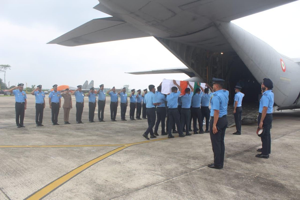 pandeypoonam20's tweet photo. The mortal remains of the bravehearts were sent off with full military honours. An Indian Air Force aircraft flew them from Jorhat to their native places. https://t.co/rs2QVyt0QY