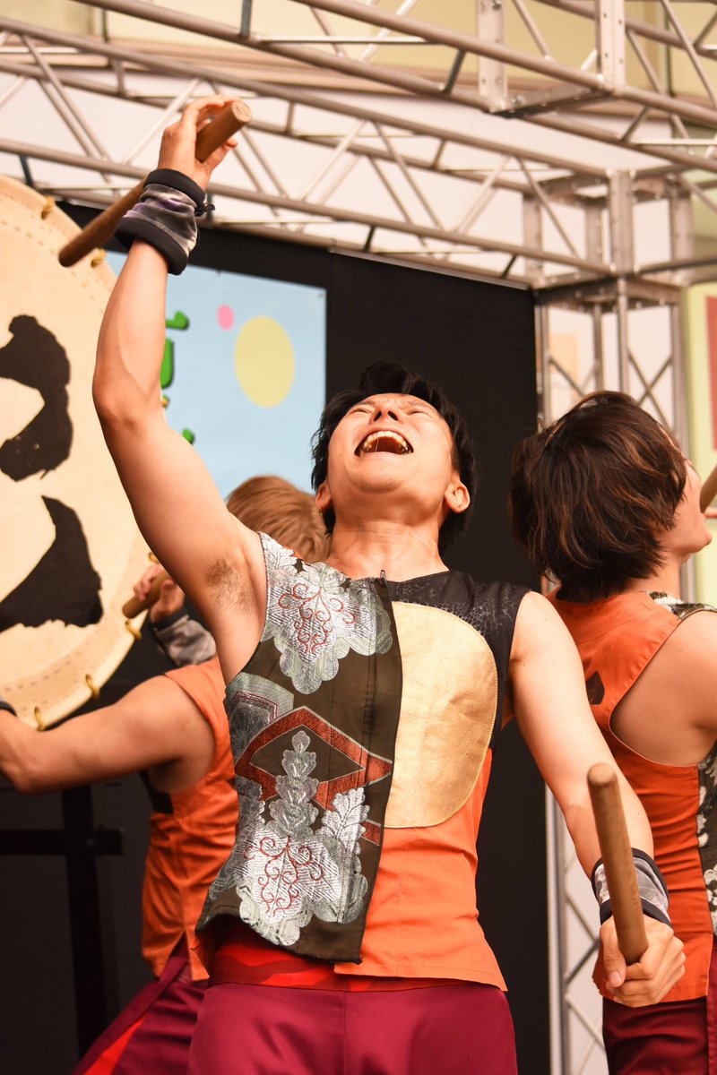 meguyuno's tweet photo. 和太鼓彩「衝動X」PR LIVE☆

とっても楽しそうな齋さん♪
「駆け抜ける空」めちゃくちゃ良きでした✨

#齋英俊 #彩カメラ #和太鼓彩 https://t.co/AY7Fzg1wNh