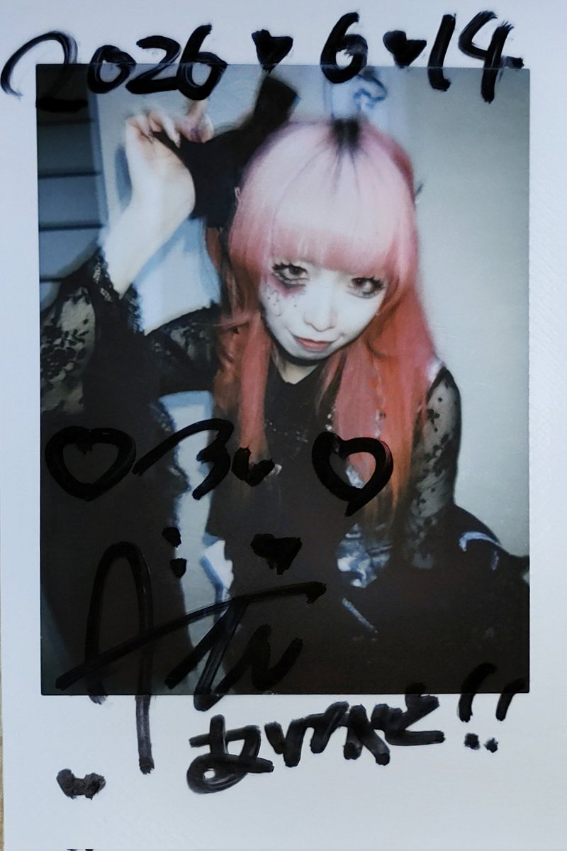 albireo0316's tweet photo. 眼帯外せて美しい御尊顔拝見恐悦至極。
２日共熱く麗しいライブありがとうごさいました。 https://t.co/XAxqyI6kGX