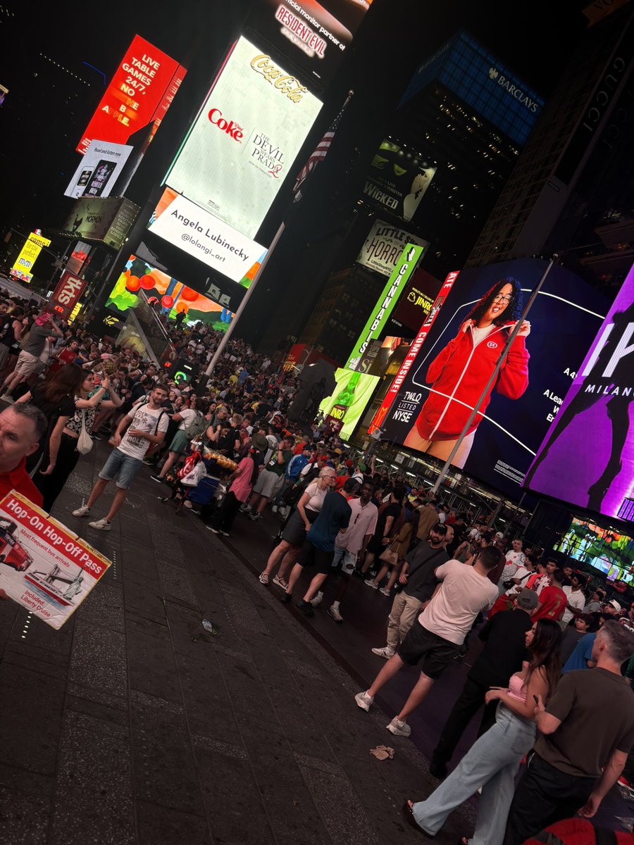 kittybyler's tweet photo. just got home after my trip yesterday!!!! i went to NJ for a week and took a day trip to NYC !! i walked so much. over 20k steps in NYC alone i am exhausted but i had so much fun https://t.co/D82WxOReQU