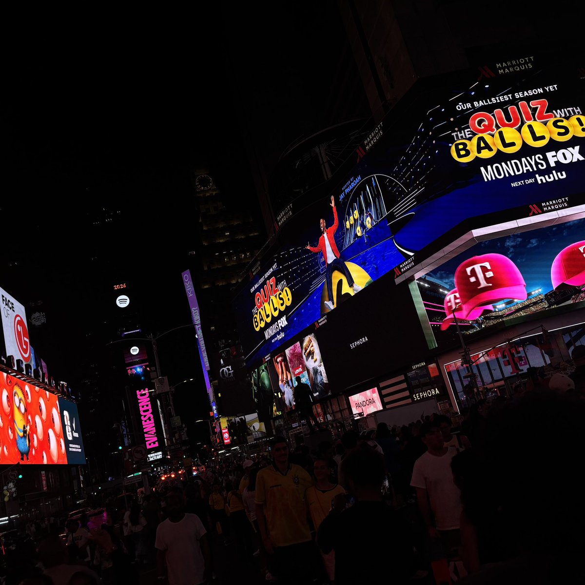 kittybyler's tweet photo. just got home after my trip yesterday!!!! i went to NJ for a week and took a day trip to NYC !! i walked so much. over 20k steps in NYC alone i am exhausted but i had so much fun https://t.co/D82WxOReQU