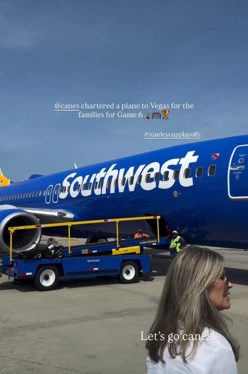 officeninjacat's tweet photo. Ehlers's sister shared that the Canes chartered a plane to Vegas for the players' families 👏 https://t.co/retvp9Z9AC