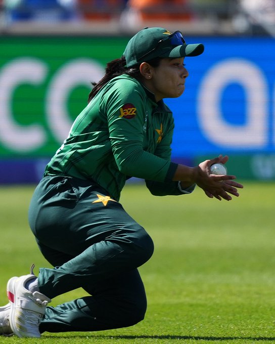 Who else but Fatima Sana? 👏  After a tough day in the field, Pakistan's captain produces a fine running catch