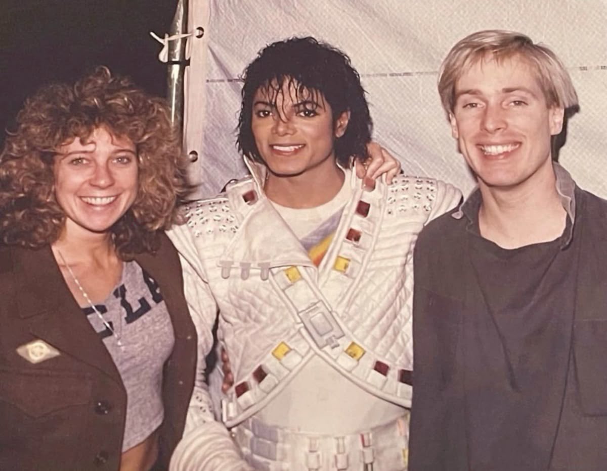 myapriest's tweet photo. i am a #captainEO shooter. https://t.co/S06FkrgxJh