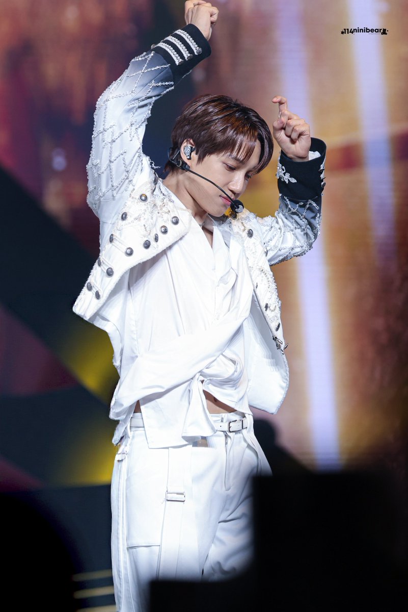 114Ninibear's tweet photo. 260614
EXO PLANET #6 - EXhOrizon in Hong Kong Day 2

#카이 #엑소카이 #종인이 #KAI #JONGIN https://t.co/QELFBzbIvS