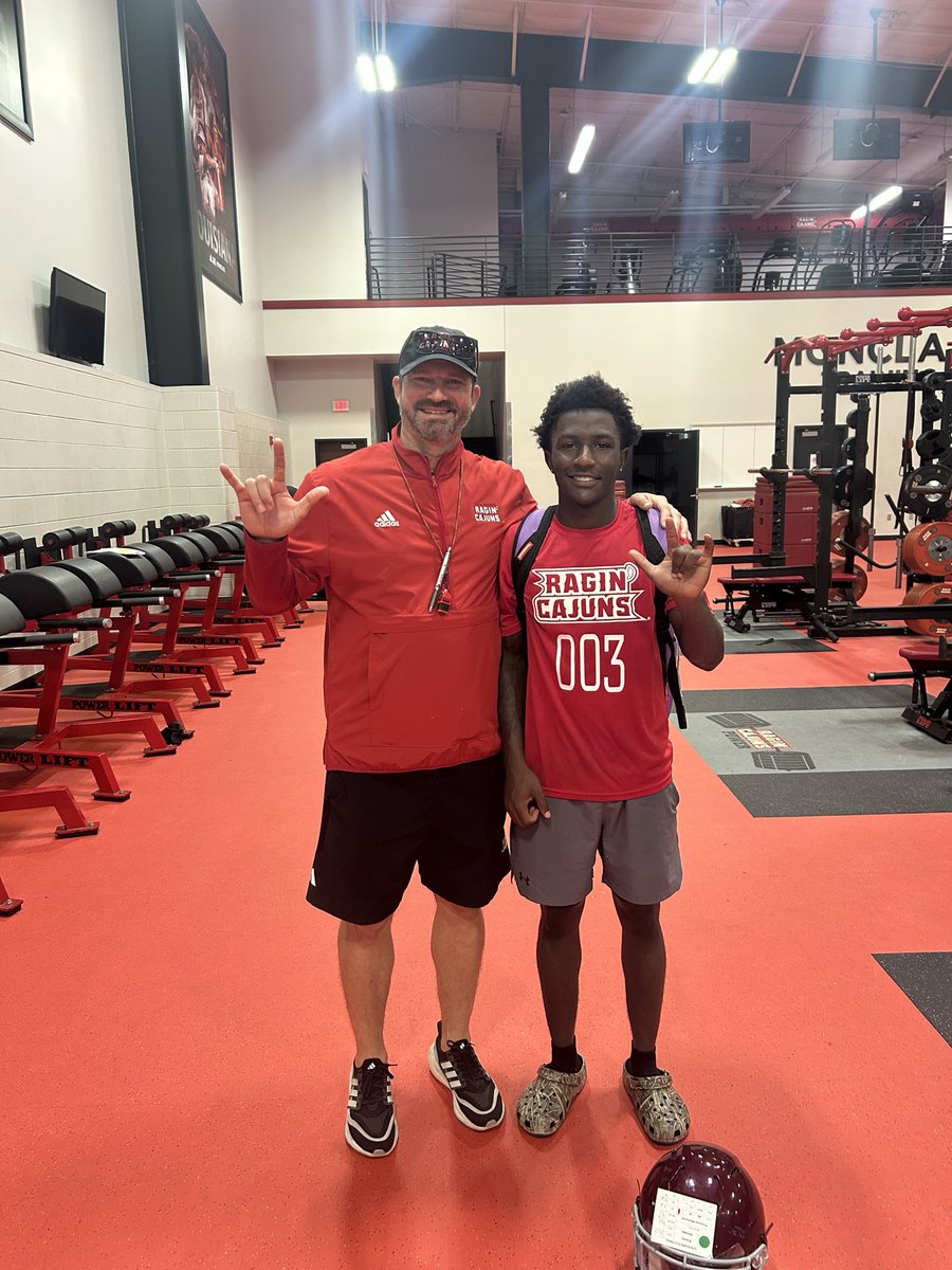 Zay_Vier09's tweet photo. Had a great work day @RaginCajunsFB prospect camp loved the work #1%better @CoachLovings @Coastfootball @claysmttt @Darrellsmith_4 @CoachStogner @CoachAFeeley @LawrencHopkins @PrepRedzoneMS https://t.co/sL3ZD49P7g