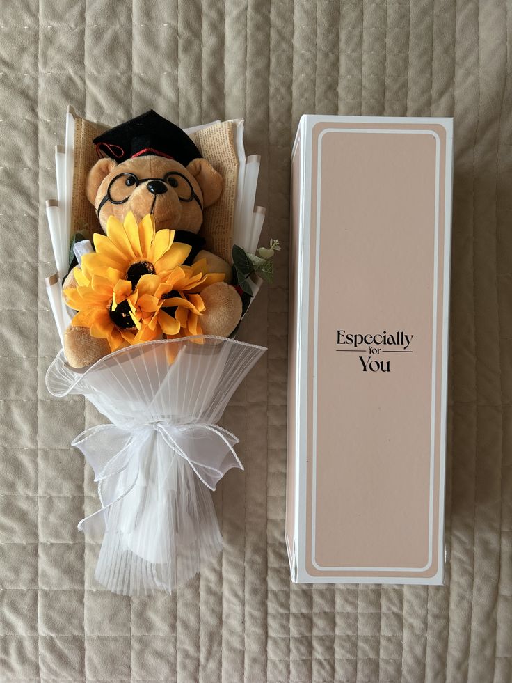 tkeonhee's tweet photo. ㅤㅤㅤ
Selamat atas kelulusannya, Aoi. Akhirnya bebas dari TA juga. Semangat dan jangan lupa istirahat sebelum memulai hidup baru pasca jadi alumni. Ditunggu mau hadiahnya apa.
ㅤㅤㅤ https://t.co/X5pax23EGR