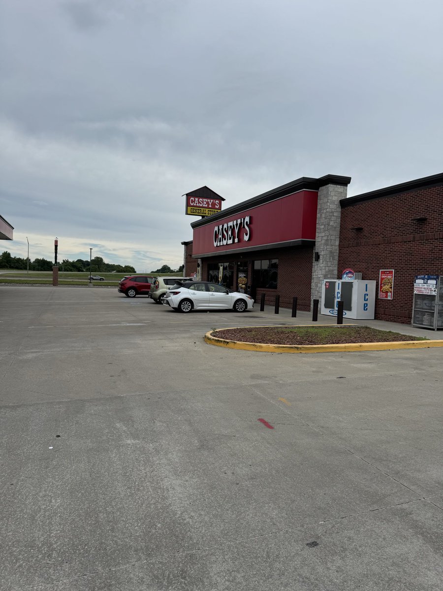 SSGasMan's tweet photo. A trip to the Midwest is not complete until you stop @caseysgenstore love these stores Homeward Bound to Pennsylvania https://t.co/YDQGpPfp0H