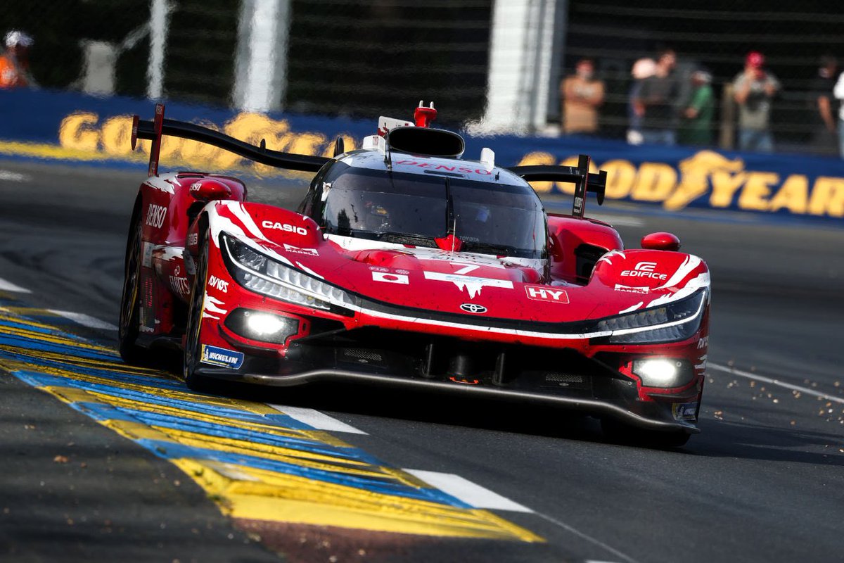 Frost81vv's tweet photo. 第94回ル・マン24時間レースWEC 24Hours OF LE MANSトヨタ7号車TR010ハイブリッド（マイク・コンウェイ／小林可夢偉／ニック・デ・フリーズ）やったぜ優���おめでとう！！ https://t.co/yJQWrDjYNH