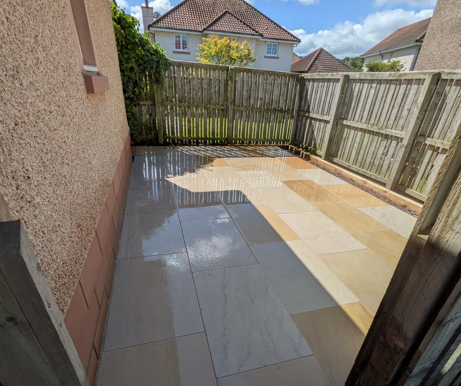 PSD_UK_LTD's tweet photo. A premium sawn & honed sandstone patio area from Garden Refurb Services ✨️
Our Sawn Mint 600x900s with ivory, warm beige and cream tones are a gorgeous choice 😍
☎️ 01909 768 760
#paving #landscaping #sawn #mint #sandstone #600x900 #sawn #honed #uk #patio #slabs https://t.co/dqKqYHQLXX