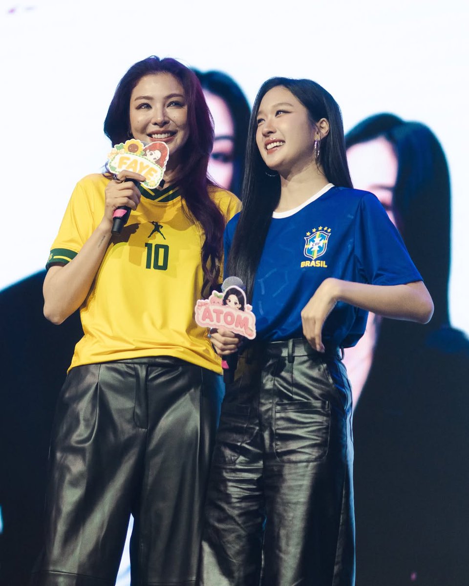 fayebrasilofc's tweet photo. Quem mais já está morrendo de saudade dessas aqui em solo brasileiro? 🥹

📸: themerimaria (ig)

FAYE ATOM BRAZIL FANMEET
#FayeAtom1stFMinSaoPaulo https://t.co/59cDrwJv2r