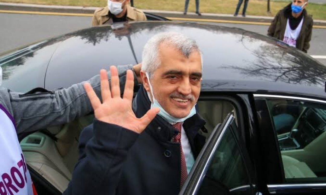 bulunmazhints2's tweet photo. @msalihgrrrhwuc Hangi bıyık,hangi işaret,hangi gaz ve hangi parti ile olacak sen söyle? https://t.co/VsVd0wHxfo